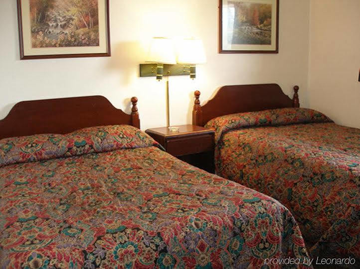 Red Carpet Inn - Allentown Room photo