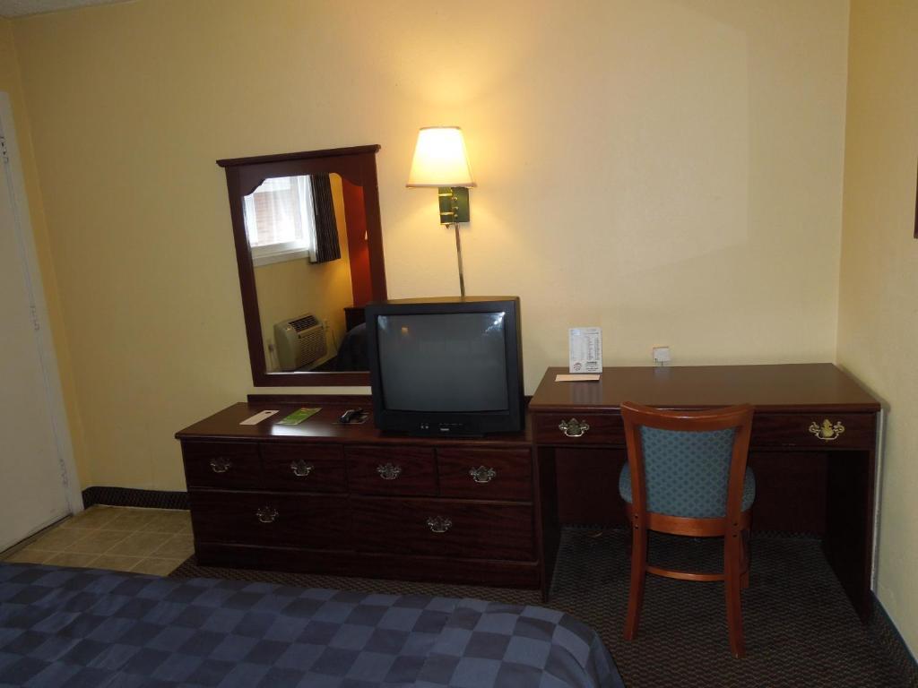 Red Carpet Inn - Allentown Room photo